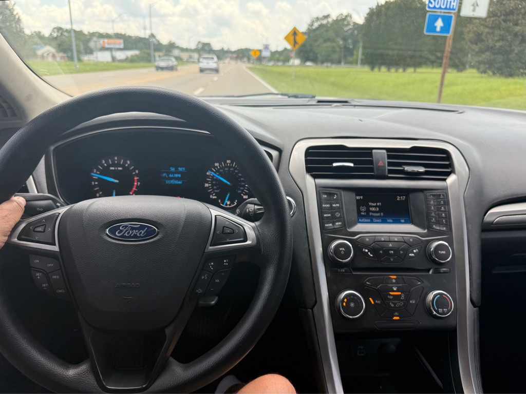 2017 Ford Fusion Image 18