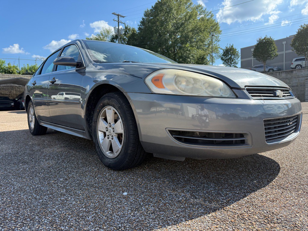 2009 Chevrolet Impala Image 2