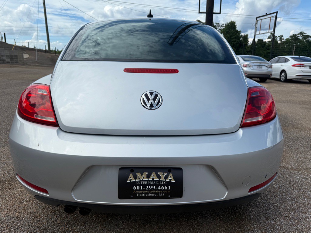 2014 Volkswagen Beetle Image 5