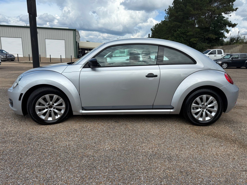 2014 Volkswagen Beetle Image 6