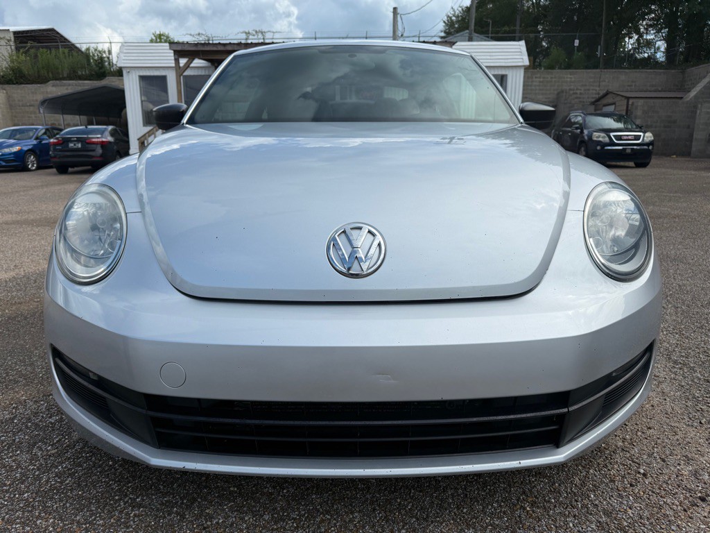 2014 Volkswagen Beetle Image 8