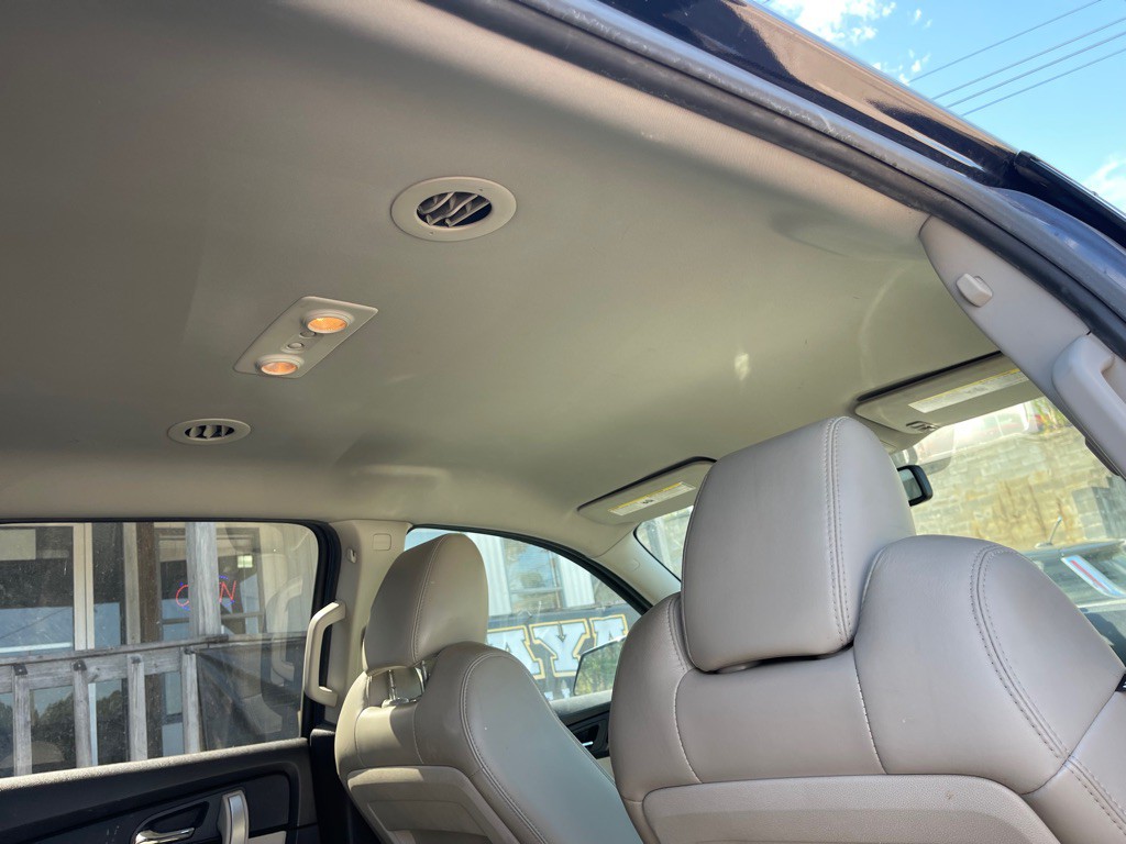 2011 GMC Acadia Image 7