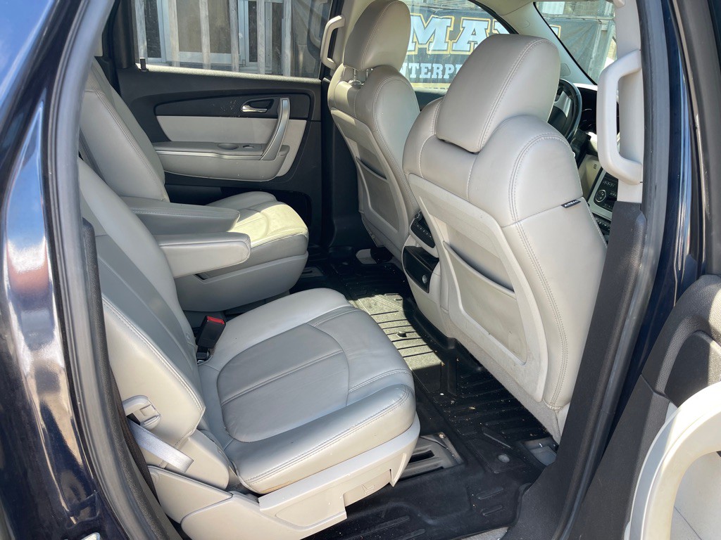 2011 GMC Acadia Image 11