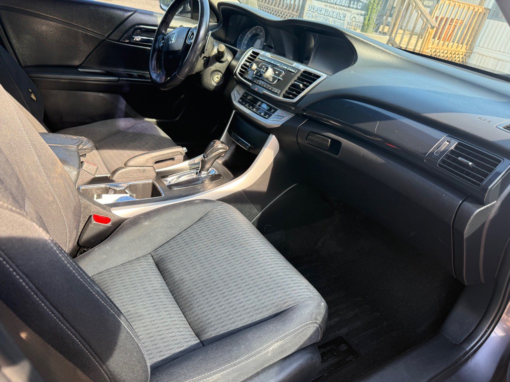 2015 Honda Accord Image 9