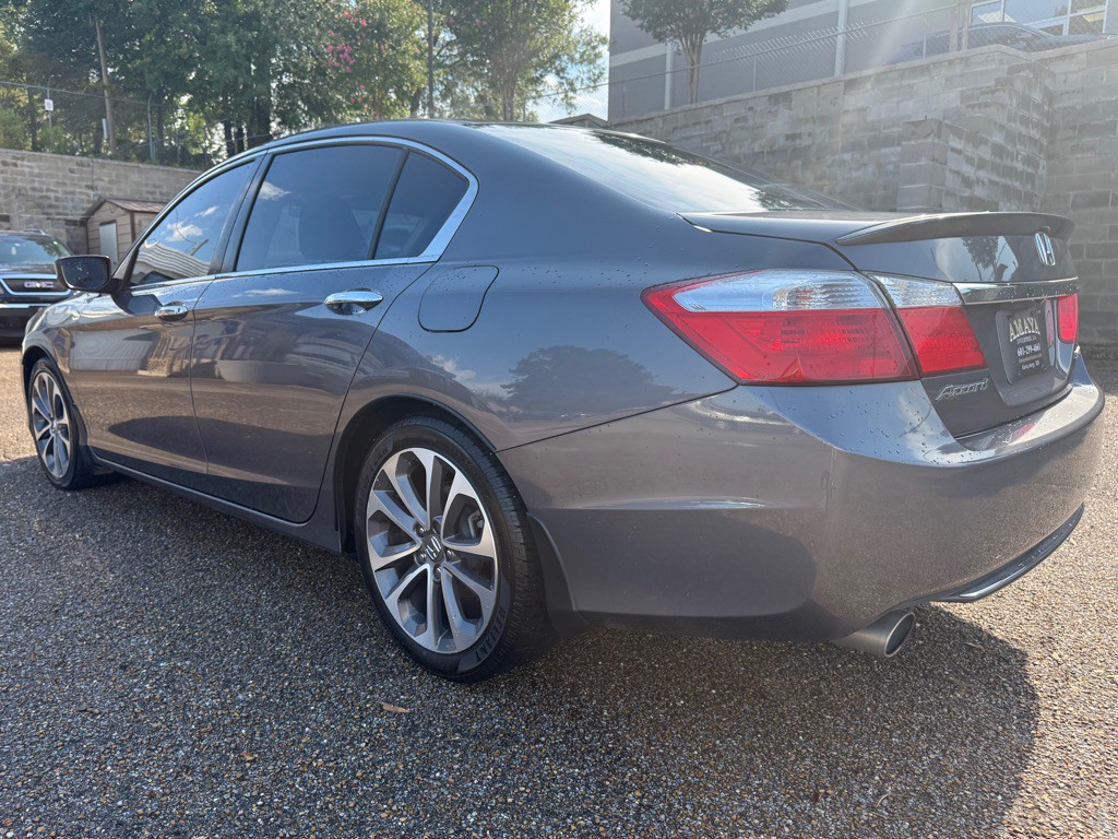 2015 Honda Accord Image 11