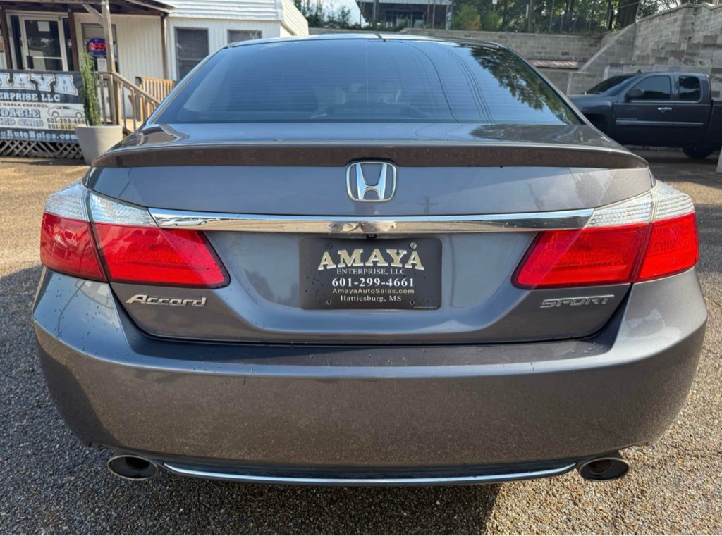 2015 Honda Accord Image 11