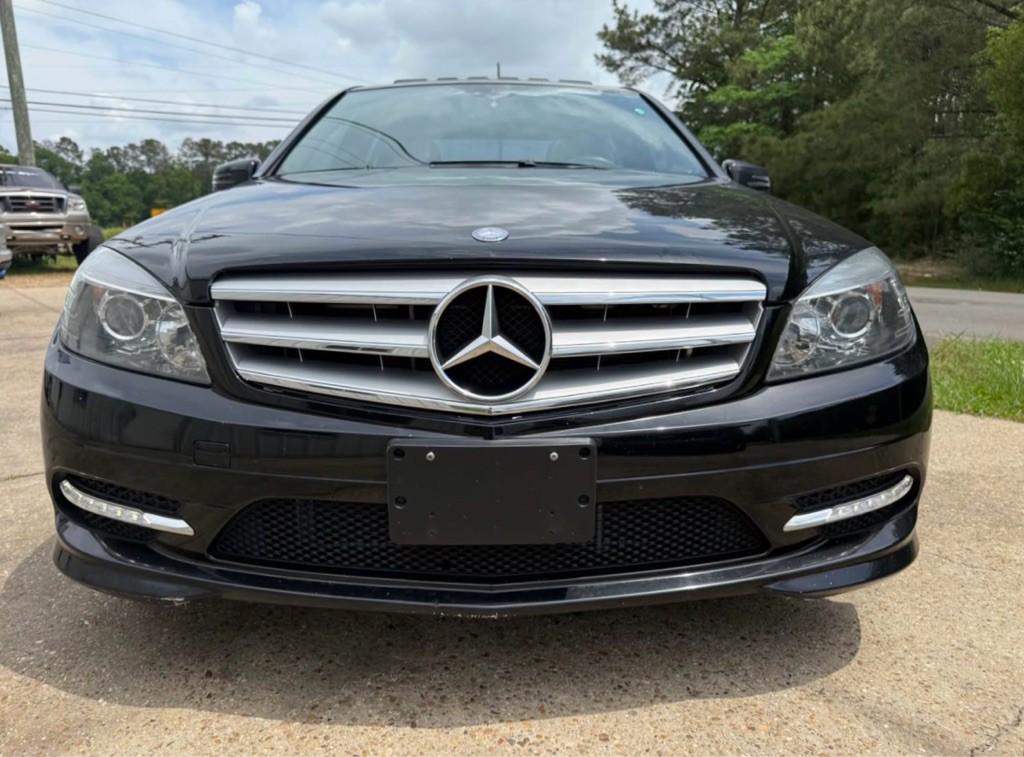2011 Mercedes-Benz C-Class Image 2