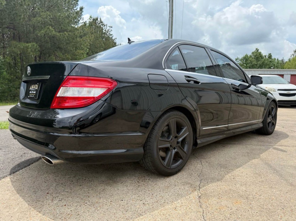 2011 Mercedes-Benz C-Class Image 9