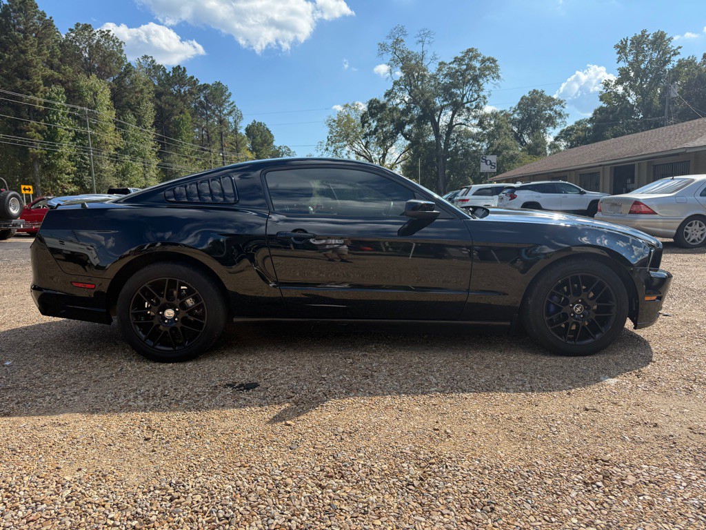 2014 Ford Mustang Image 2