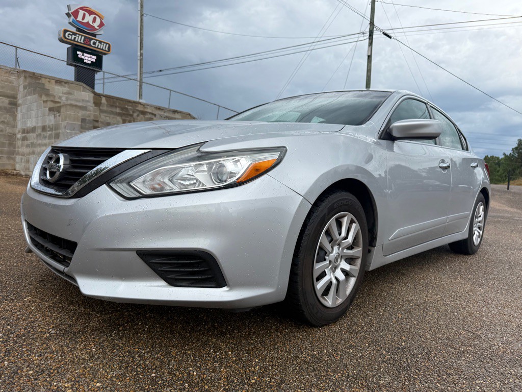 2016 Nissan Altima Image 1