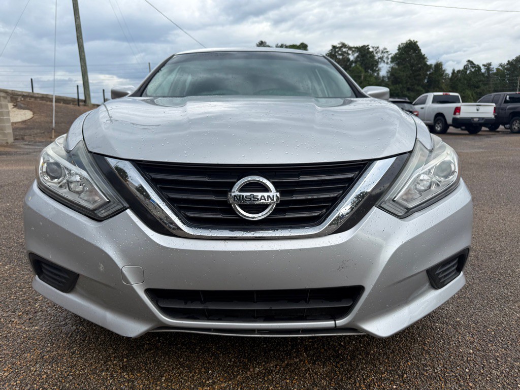2016 Nissan Altima Image 2