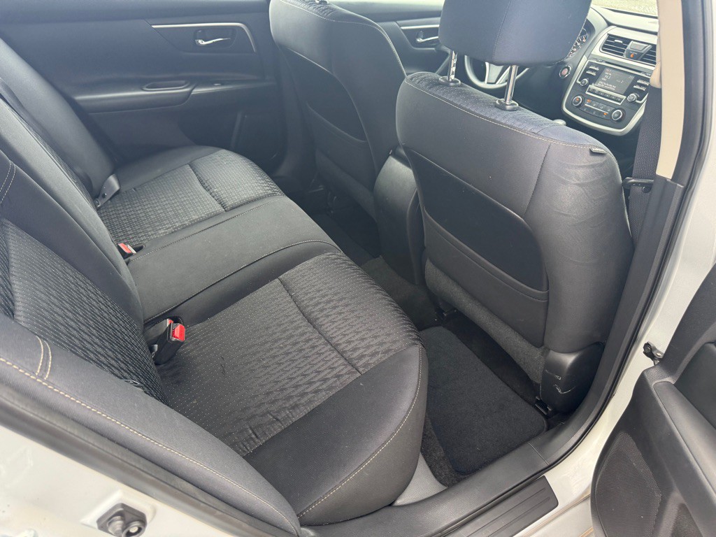 2016 Nissan Altima Image 7