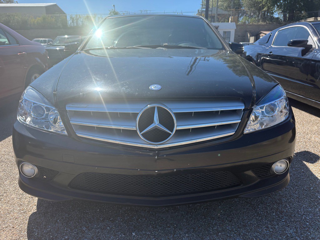 2010 Mercedes-Benz C-Class Image 3