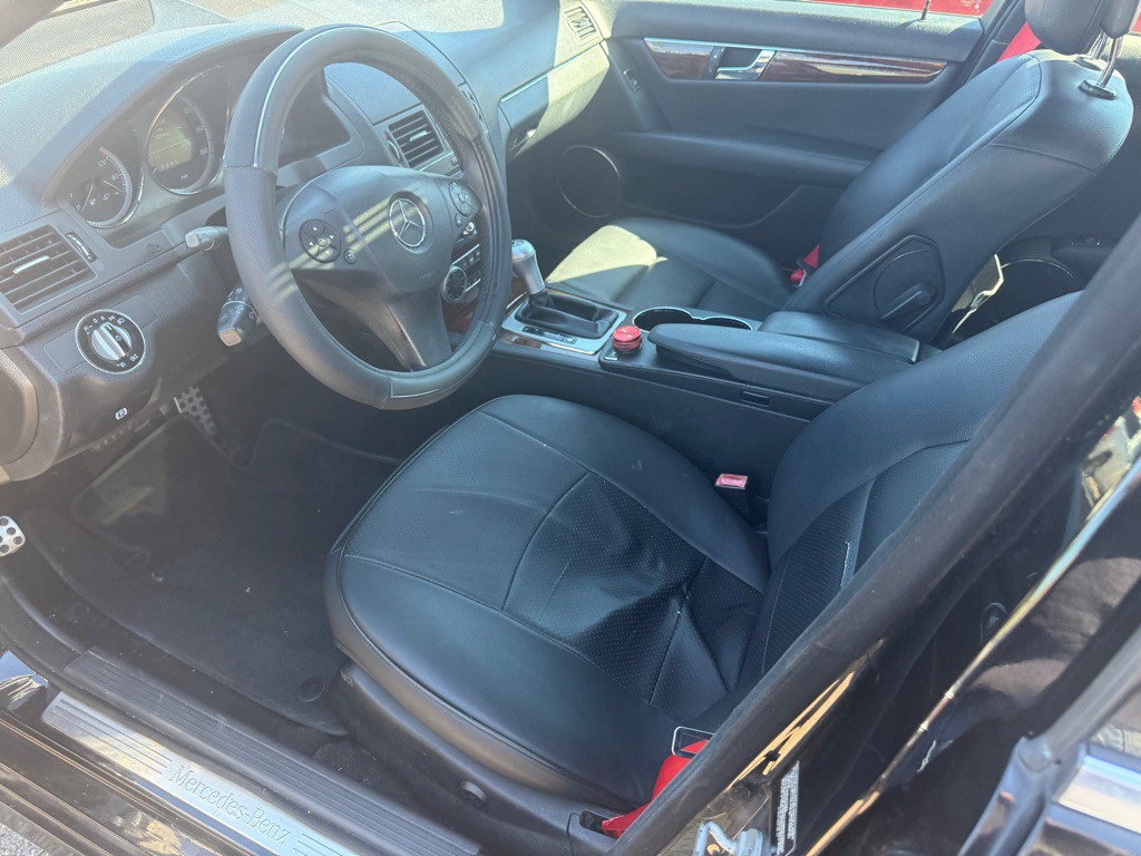 2010 Mercedes-Benz C-Class Image 6