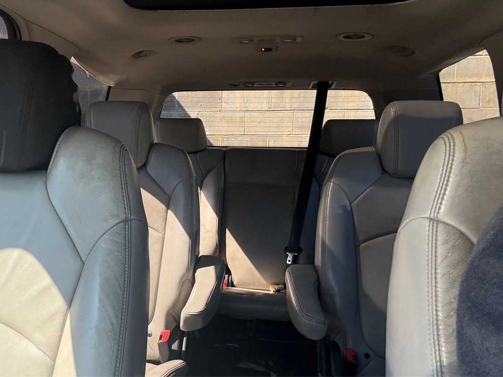 2007 GMC Acadia Image 3