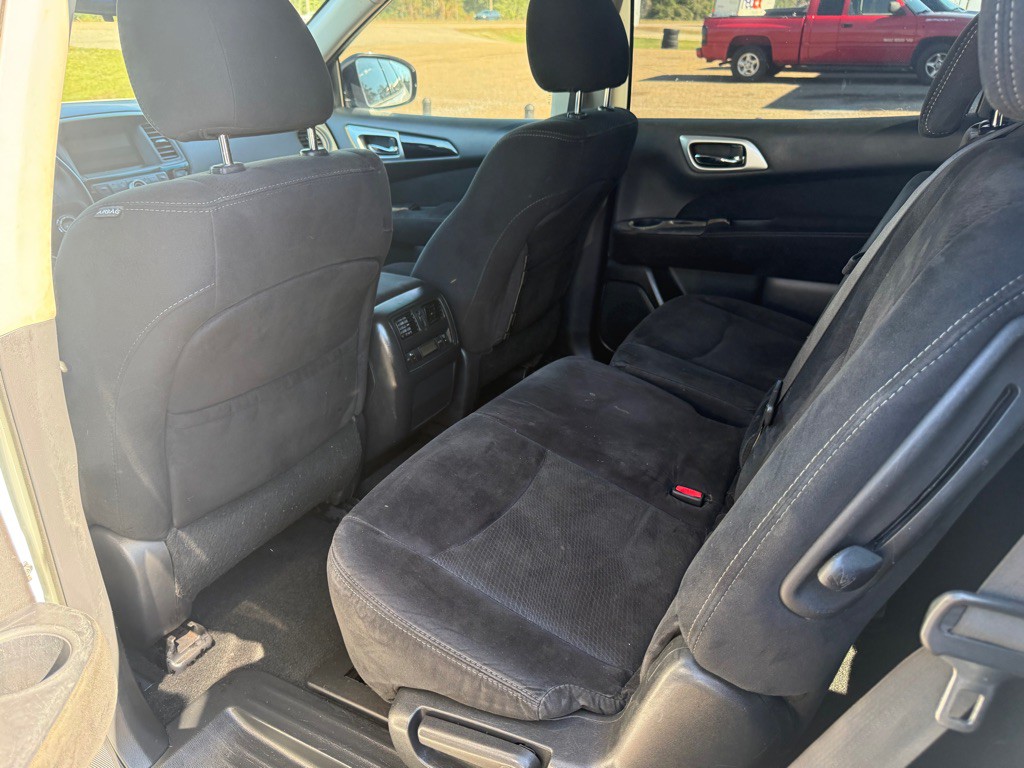 2015 Nissan Pathfinder Image 9