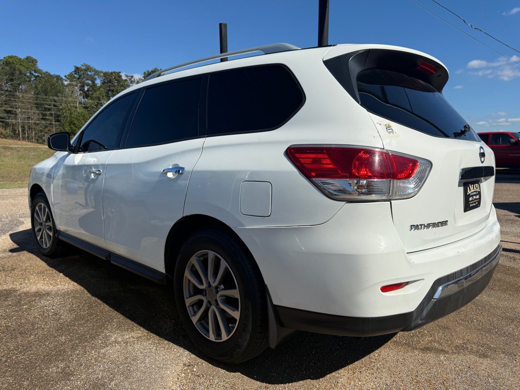 2015 Nissan Pathfinder Image 11