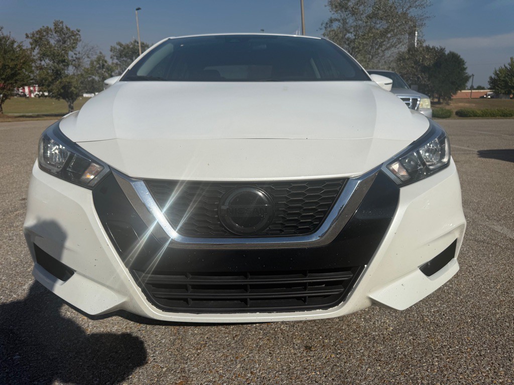 2020 Nissan Versa Image 2
