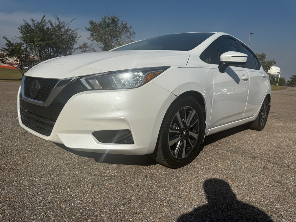 2020 Nissan Versa Image 8