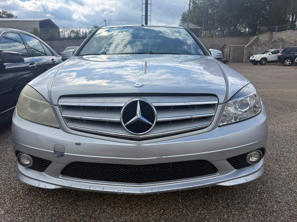2010 Mercedes-Benz C-Class Image 2
