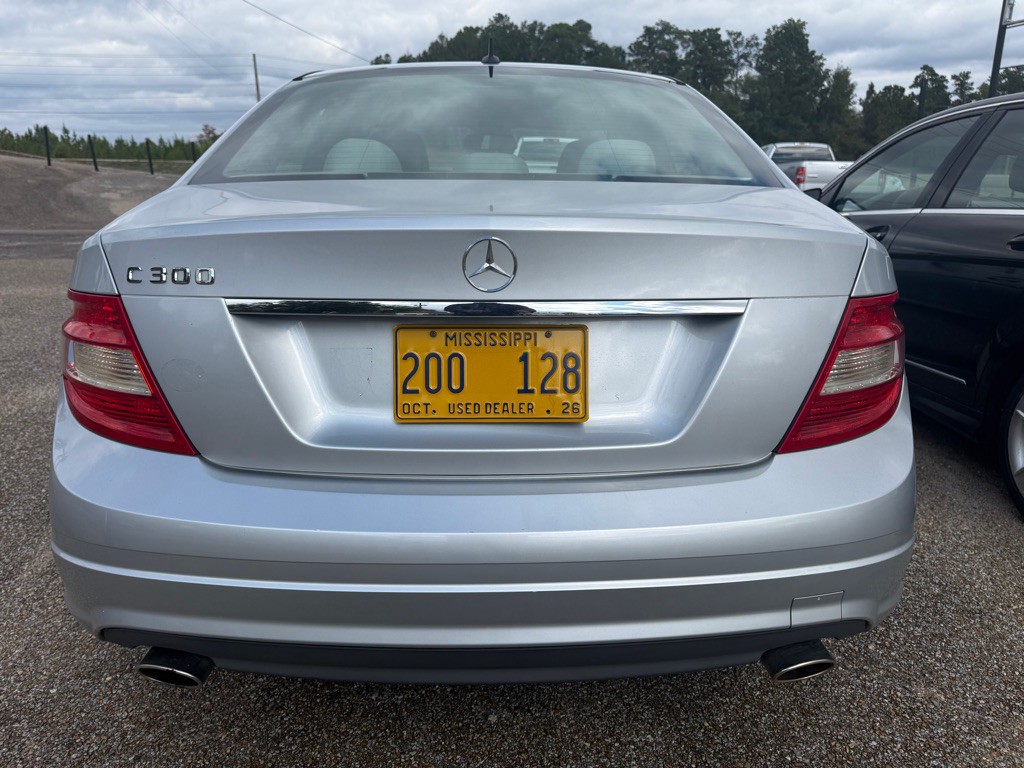2010 Mercedes-Benz C-Class Image 8
