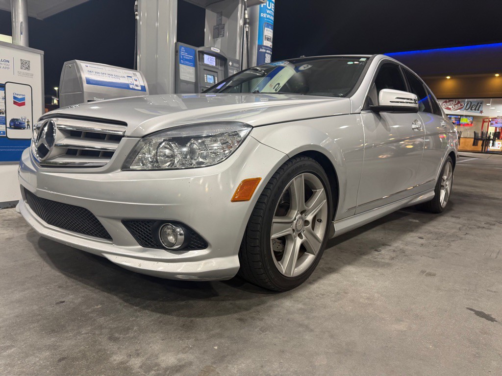 2010 Mercedes-Benz C-Class Image 12