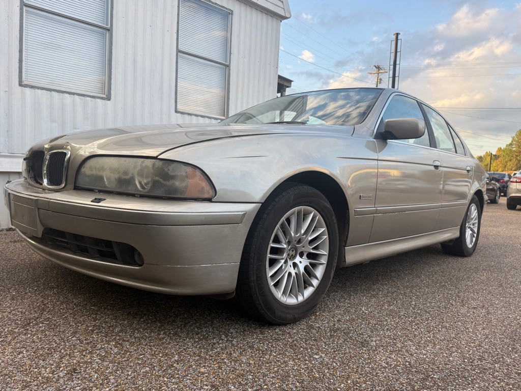 2002 BMW 5 Series Image 1