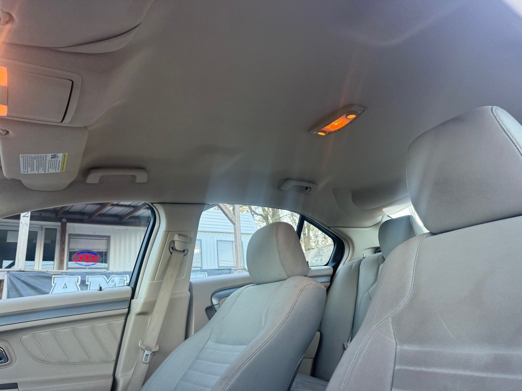 2014 Ford Taurus Image 6