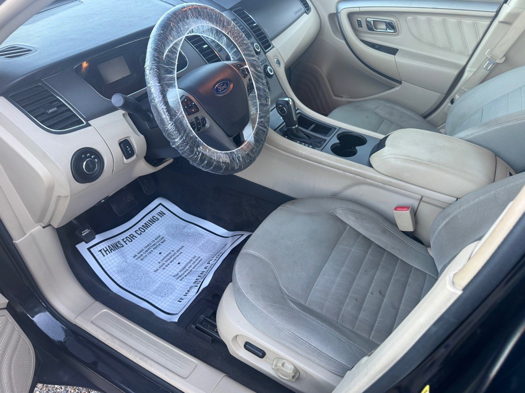 2014 Ford Taurus Image 9