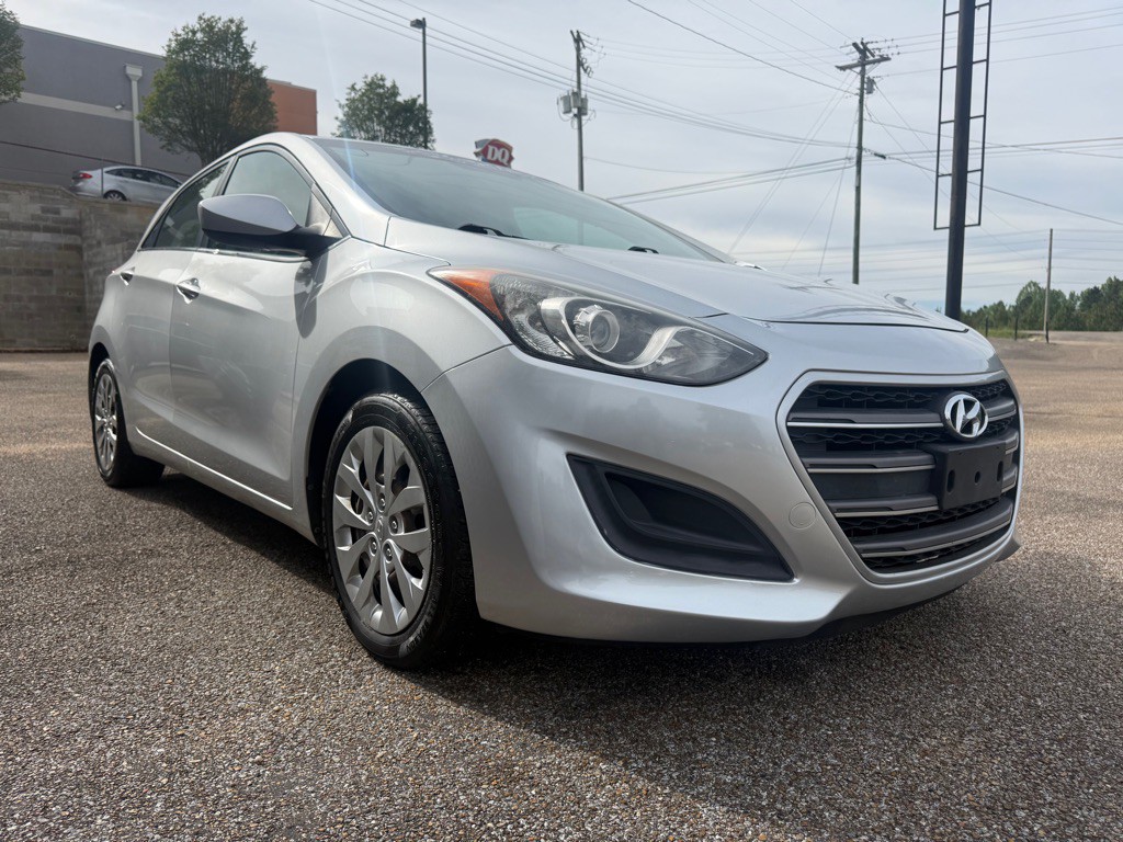 2016 Hyundai Elantra Image 1