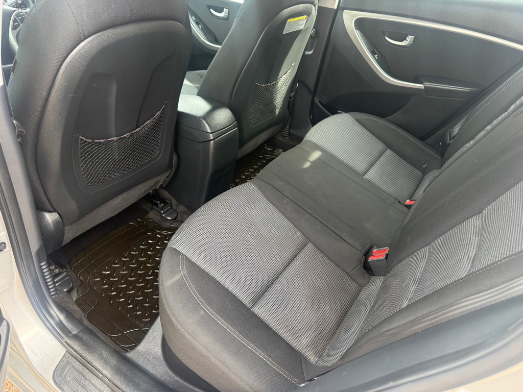 2016 Hyundai Elantra Image 5