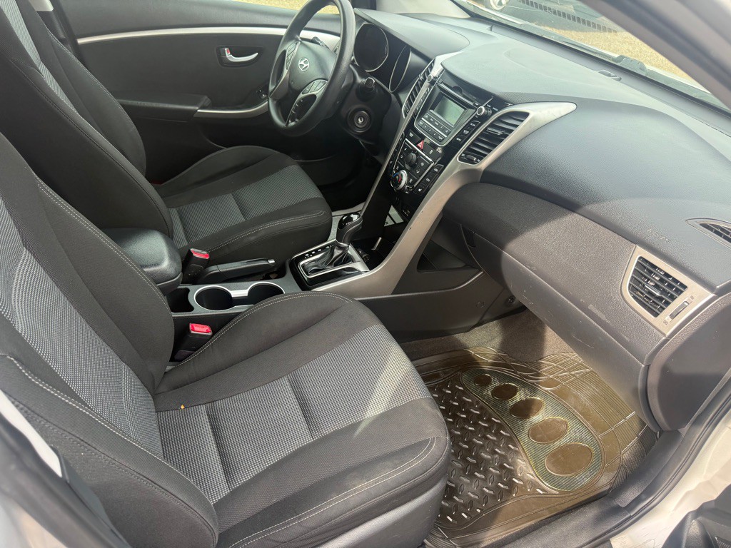 2016 Hyundai Elantra Image 6