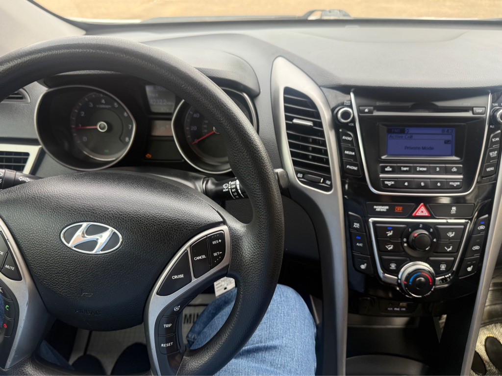 2016 Hyundai Elantra Image 9