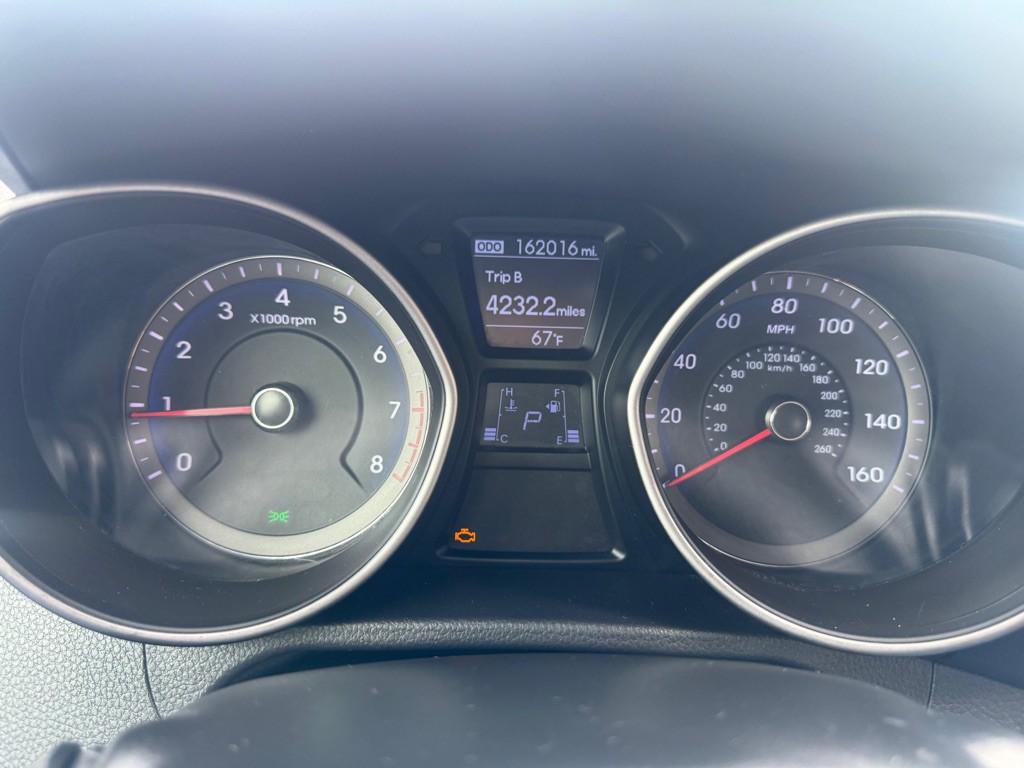 2016 Hyundai Elantra Image 10
