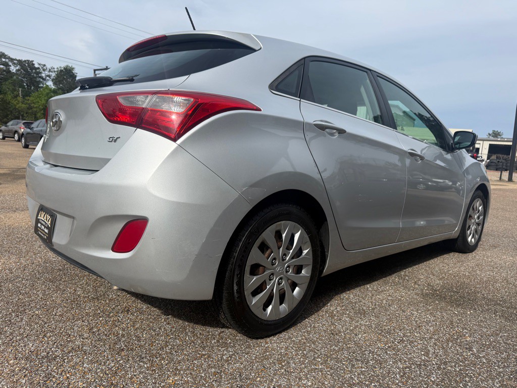 2016 Hyundai Elantra Image 13