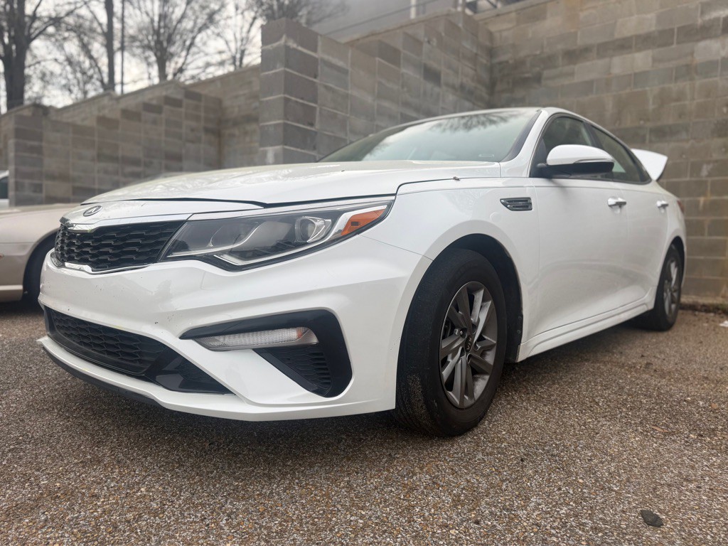 2019 Kia Optima Image 1