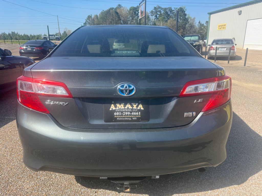 2012 Toyota Camry Image 2