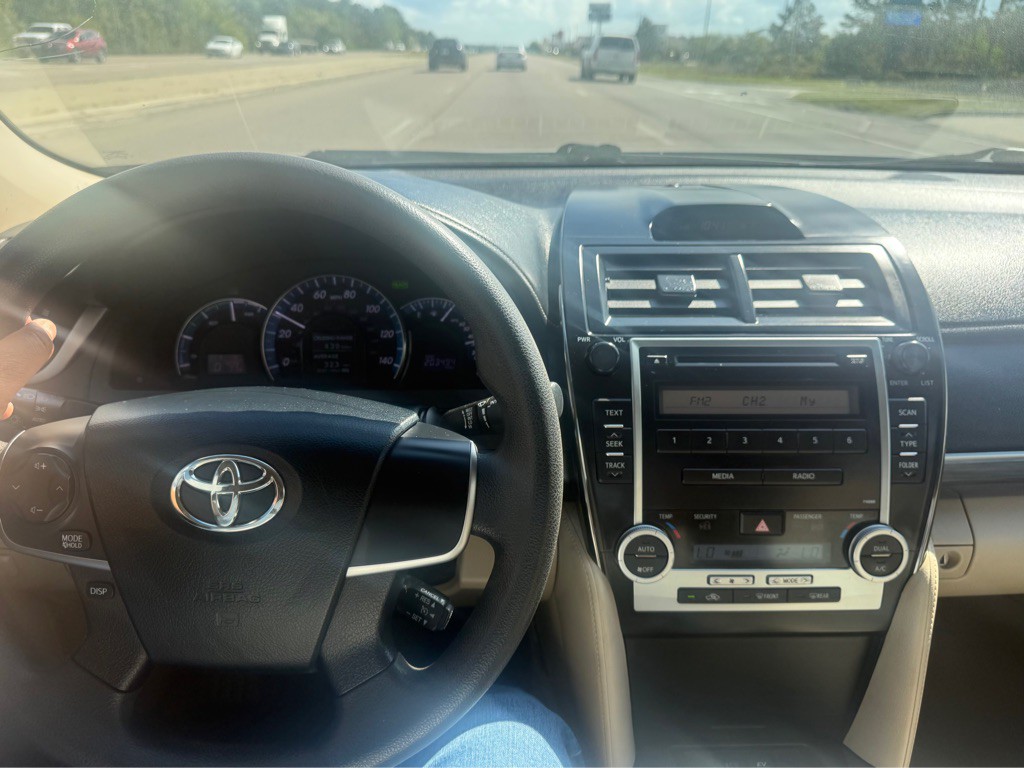 2012 Toyota Camry Image 3