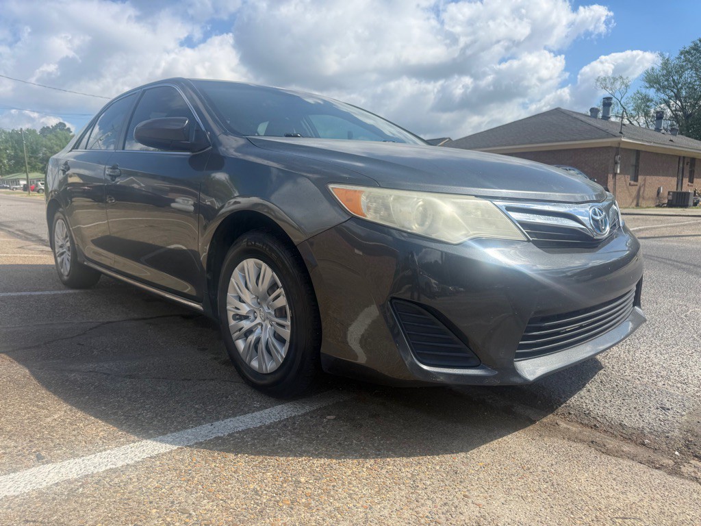 2012 Toyota Camry Image 7