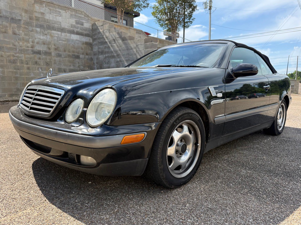 1999 Mercedes-Benz CLK-Class Image 1