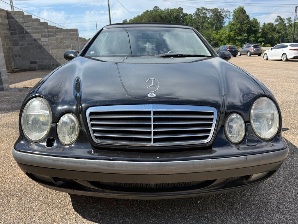 1999 Mercedes-Benz CLK-Class Image 2