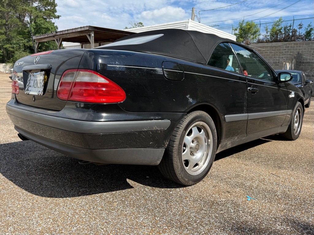 1999 Mercedes-Benz CLK-Class Image 4