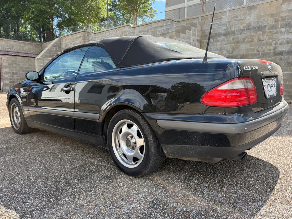 1999 Mercedes-Benz CLK-Class Image 5