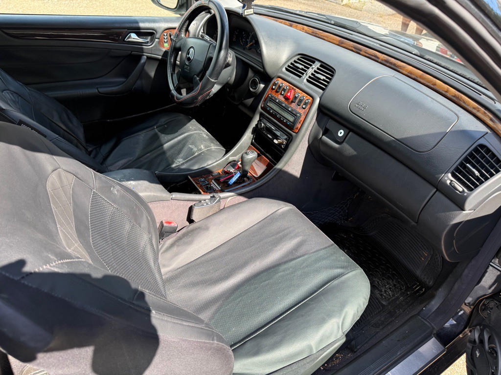1999 Mercedes-Benz CLK-Class Image 8