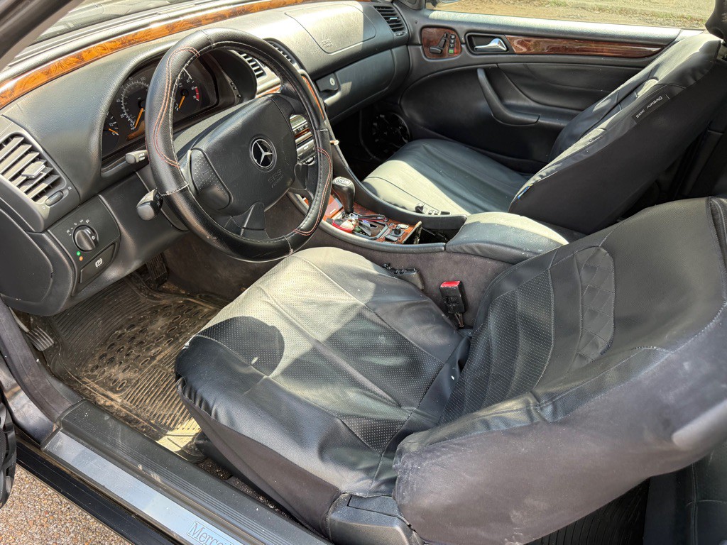 1999 Mercedes-Benz CLK-Class Image 11