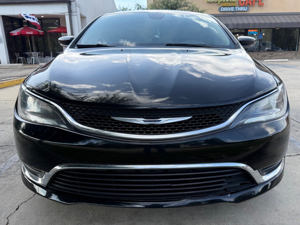2016 Chrysler 200 Image 2