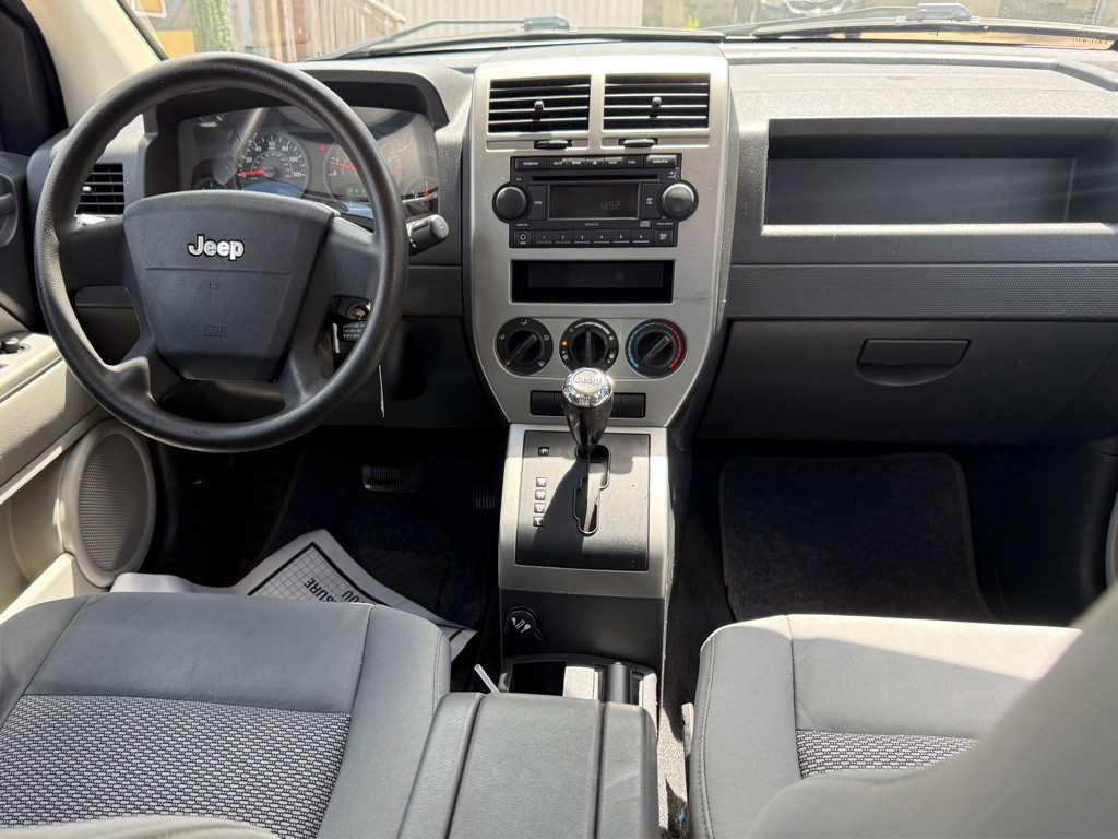 2007 Jeep Compass Image 7