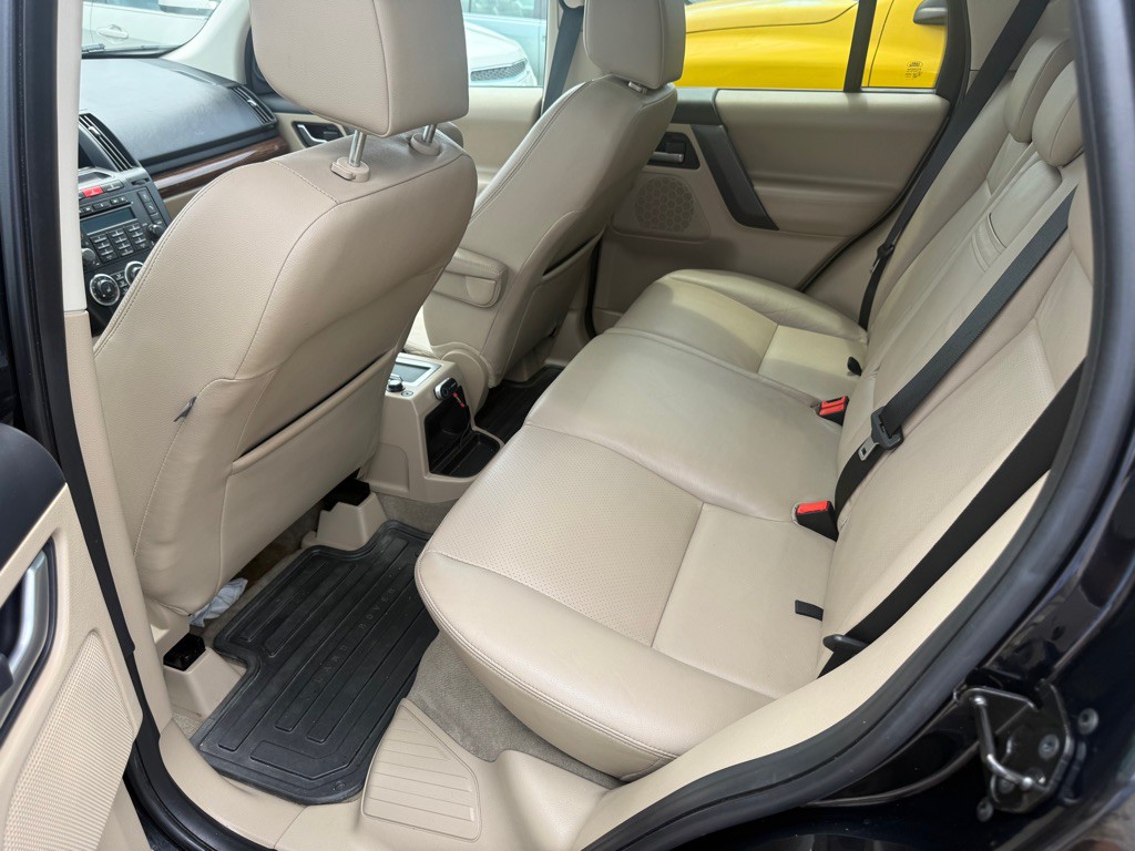 2009 Land Rover LR2 Image 11