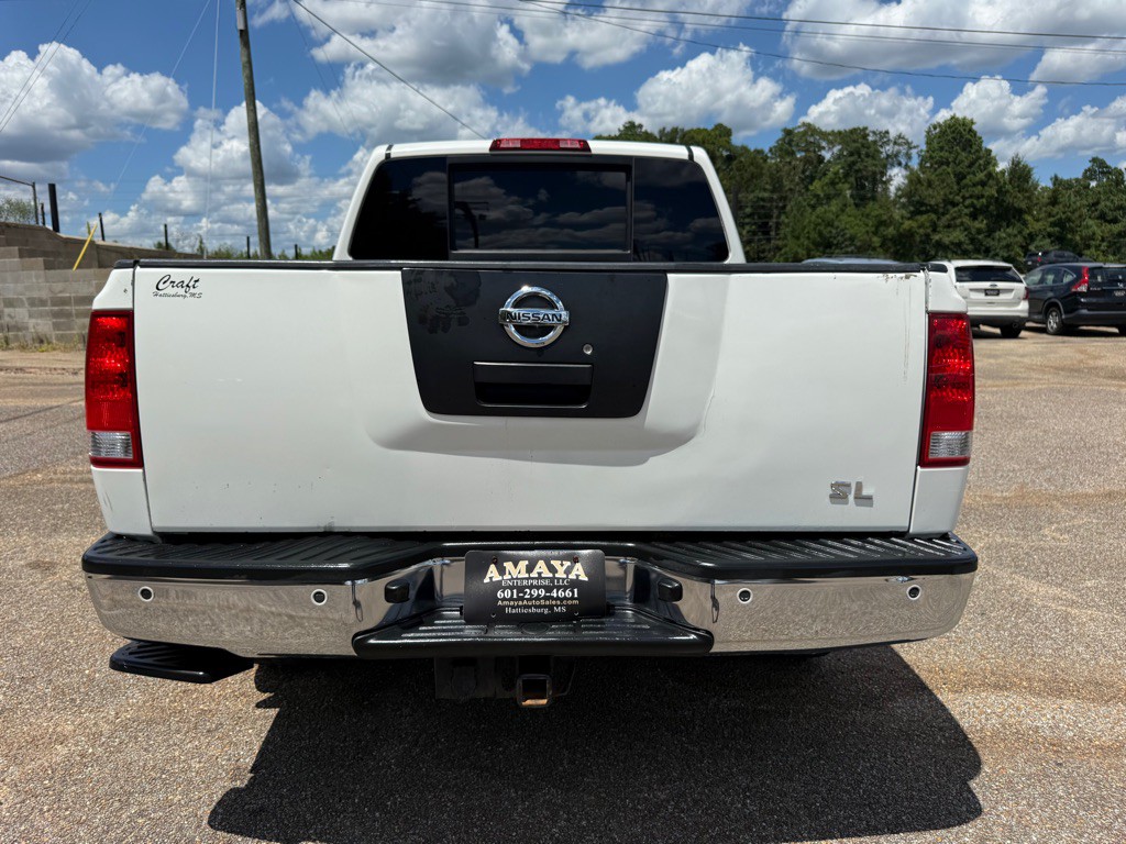 2011 Nissan Titan Image 11