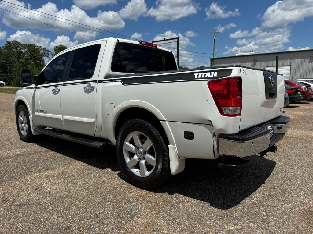 2011 Nissan Titan Image 14
